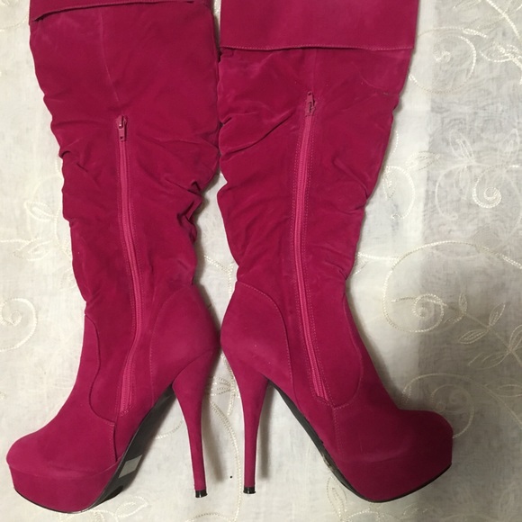 Shoes - Picture 2 of 4